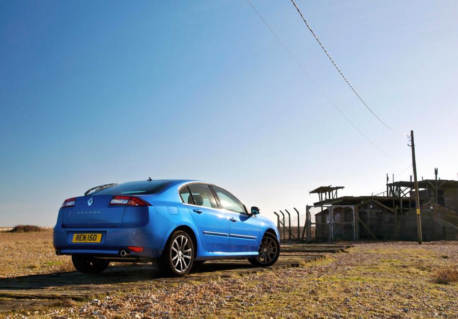  Renault Laguna GT Line 2011 года  (UK) (фото 26 из 30)
